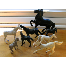 Vintage Plastic Toy Horse Set - Collectable toys from Honey Beeswax