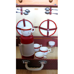 Sirram Picnic Box - Interesting Collectables from Honey Beeswax