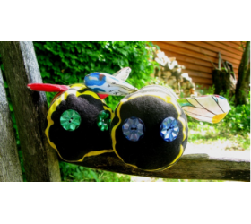 Buzzing Bee - Handmade by Honey Beeswax