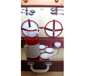 Sirram Picnic Box - Interesting Collectables from Honey Beeswax