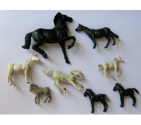 Vintage Plastic Toy Horse Set from Honey Beeswax